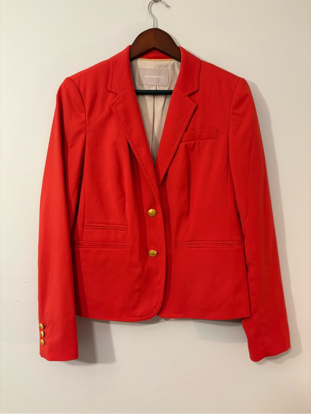 Banana Republic Red Gold-Button Tailored Blazer — Size 8 🔶